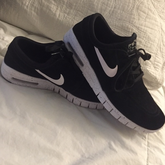 Dropped price 🎉 no offers please NIKE Janoski