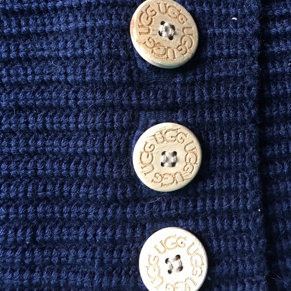 *SOLD*****Size 8 UGG Boots - Picture 2 of 4