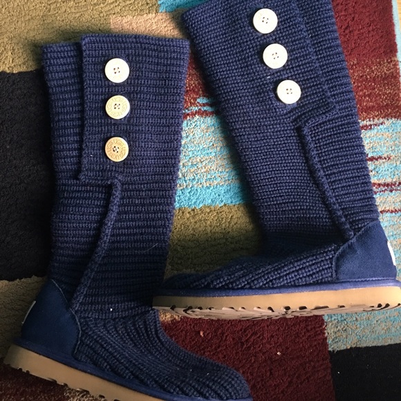 *SOLD*****Size 8 UGG Boots - Picture 3 of 4