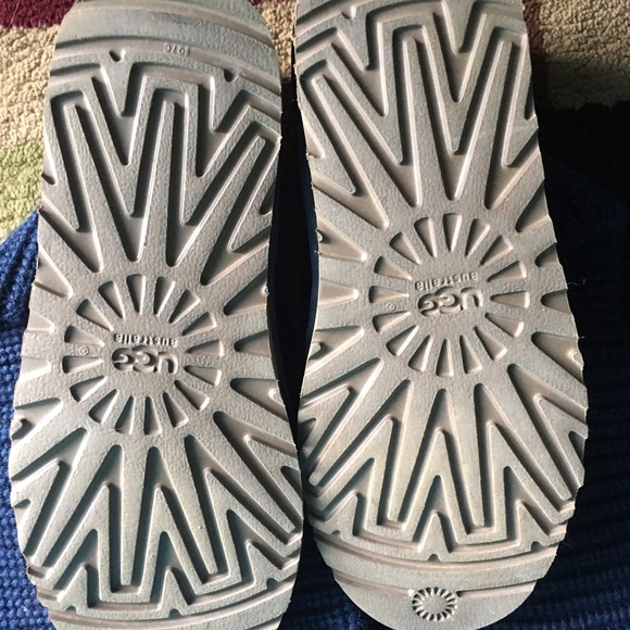 *SOLD*****Size 8 UGG Boots - Picture 4 of 4