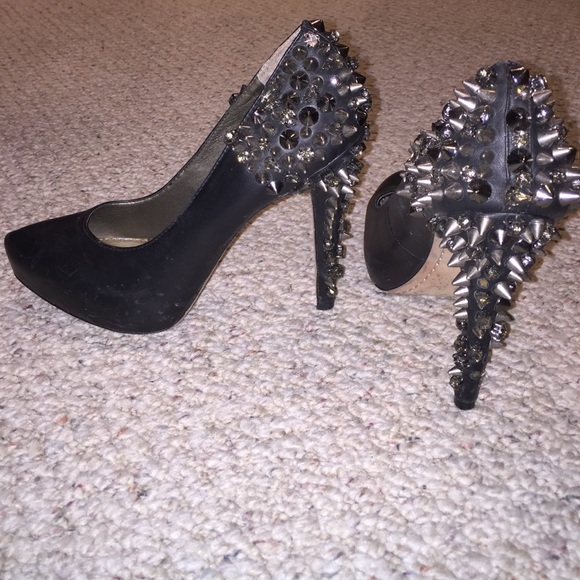 Sam Edelman black spike pumps Size 7