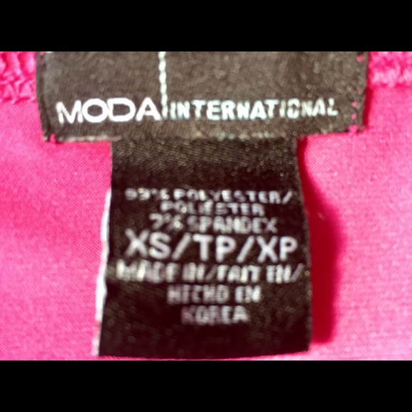 Pink v-neck dress Moda International - Picture 3 of 3
