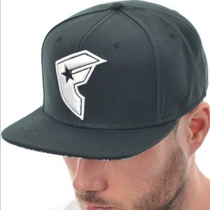 Famous SnapBack