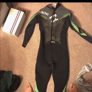 Women's size large billabong wetsuit