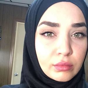 Meet your Posher, Aya