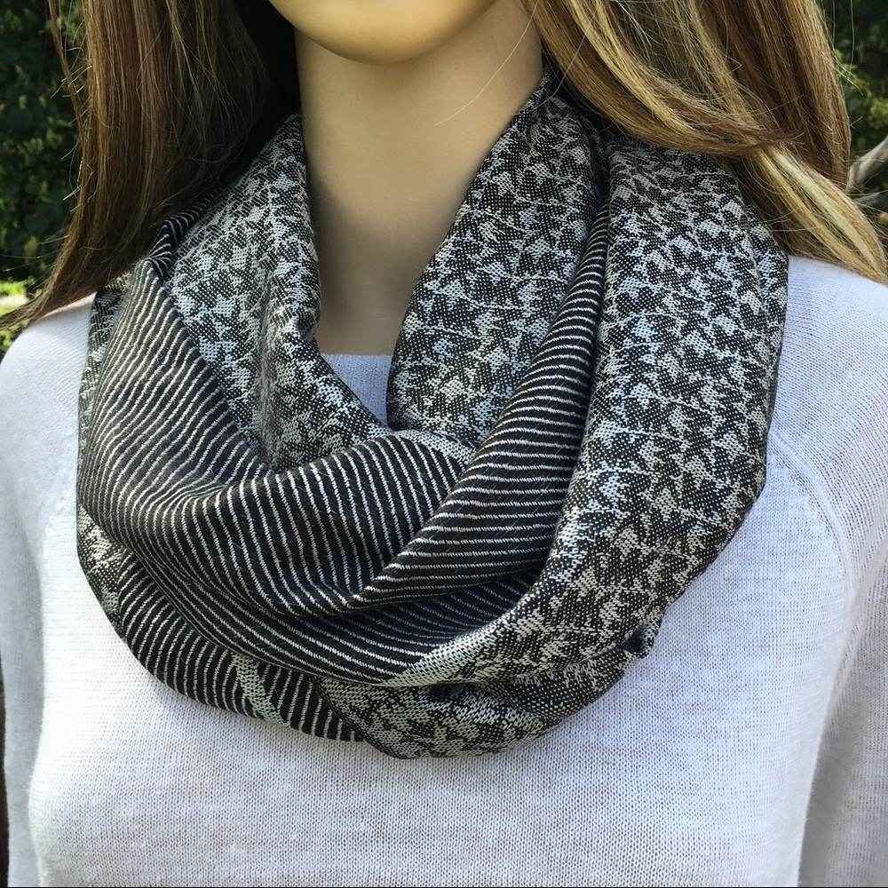 NWT  MICHAEL KORS SCARF - Picture 5 of 8