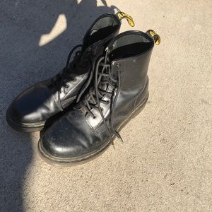 DR.MARTENS