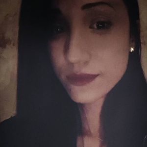 Meet your Posher, Debora