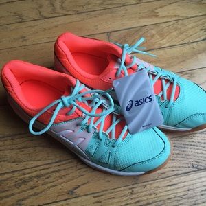 Asics Gel-Upcourt  NWT  size 8.