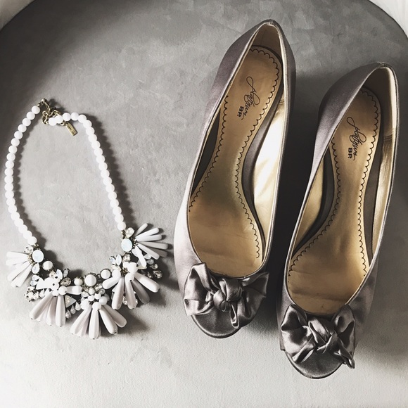 ✨HOST PICK✨ Grey Satin Wedges