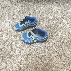 Sneaker toddler boy size 6.5