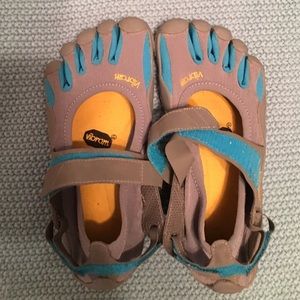 Vibram Toe Shoes Size 8