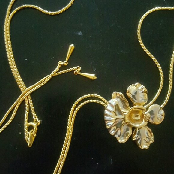 Pretty Flower lariat necklace never worn - Picture 4 of 6