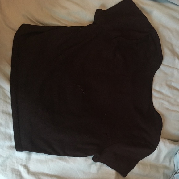 black crop top - Picture 2 of 2