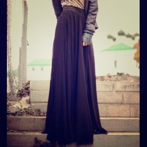 Beautiful flowy skirt perfect for Fall!