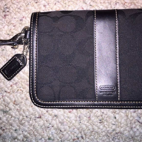 Coach Black Signature Wristlet - Picture 2 of 4