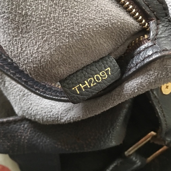 SOLD-Louis Vuitton Mahina leather bag - Picture 3 of 4