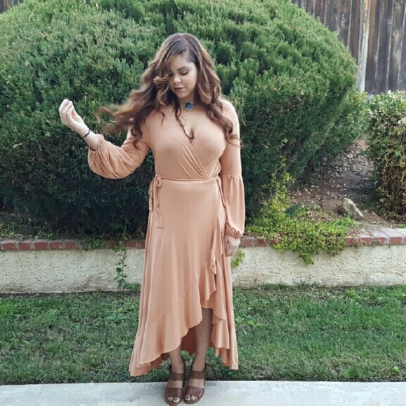 RUFFLE WRAP DRESS CAMEL RUST