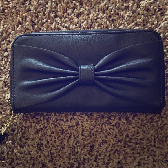 Black bow Wallet