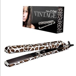 NuMe Hair Straightener