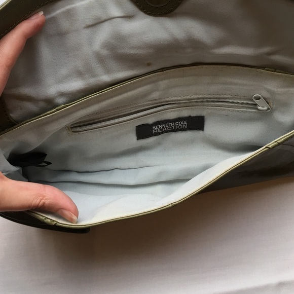 Kenneth Cole Reaction clutch 🌺🌸⭐️ - Picture 2 of 4