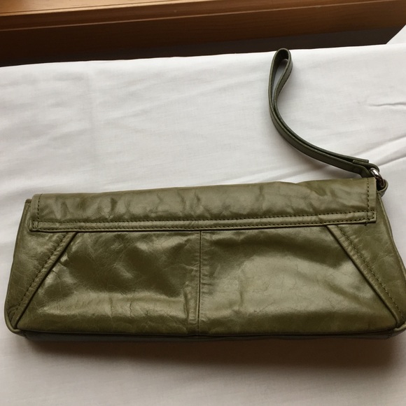 Kenneth Cole Reaction clutch 🌺🌸⭐️ - Picture 3 of 4