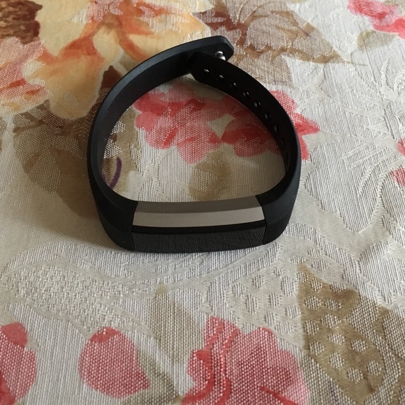 Fitbit Alta - image 2