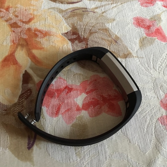 Fitbit Alta - image 3