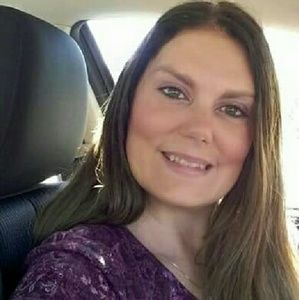 Meet your Posher, Cynthia