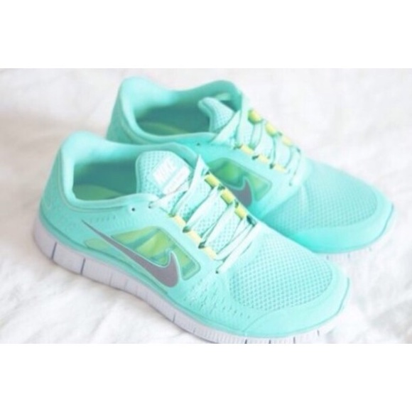 Nike Shoes - Nike free run 5.0