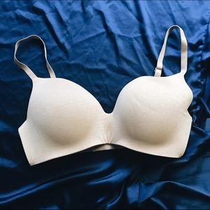 Victoria's Secret No Wire Tshirt Bra