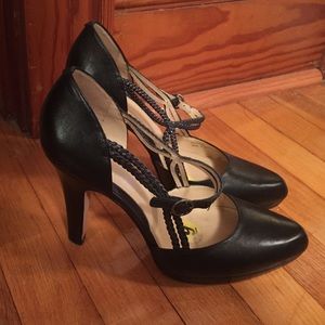 Cole Haan black heels 9