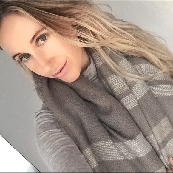 SOLD OUT - Picture 2 of 3