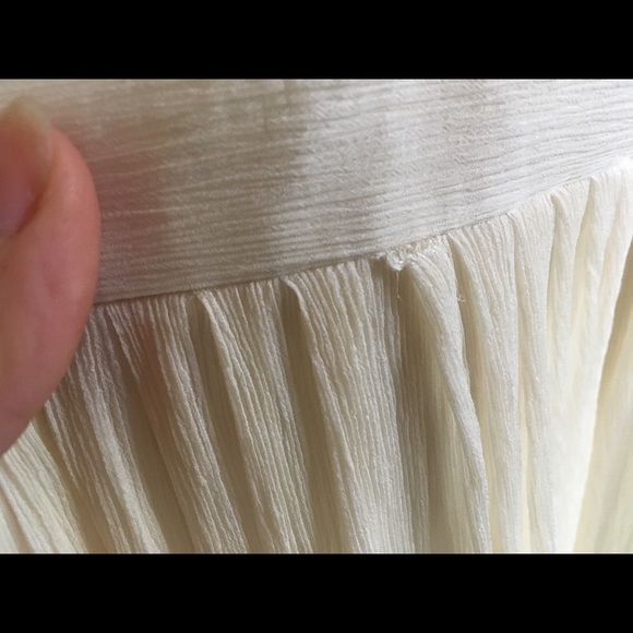 Simple White Dress - Picture 3 of 4