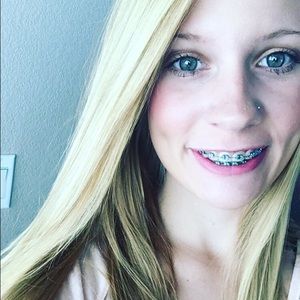 Meet your Posher, Alexia