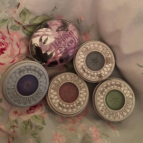 Urban Decay eyeshadow lot