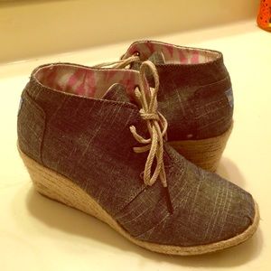 Toms wedge boots