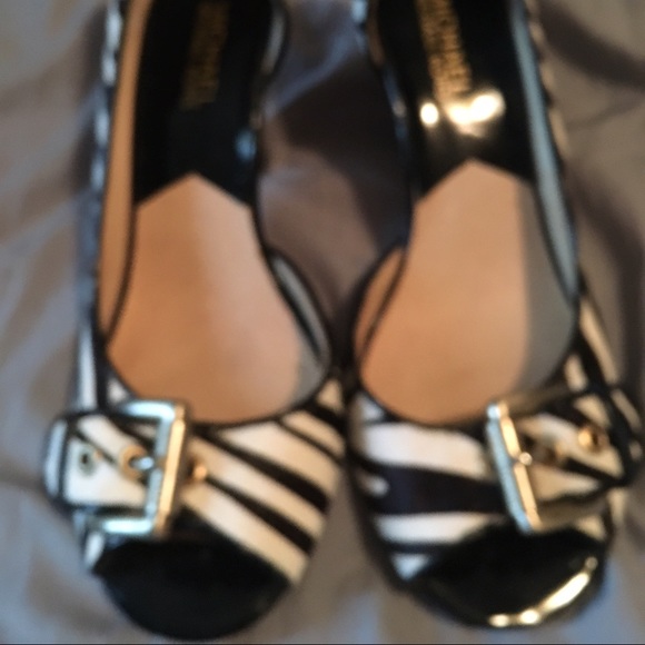 Michael Kors Shoes - Picture 2 of 4
