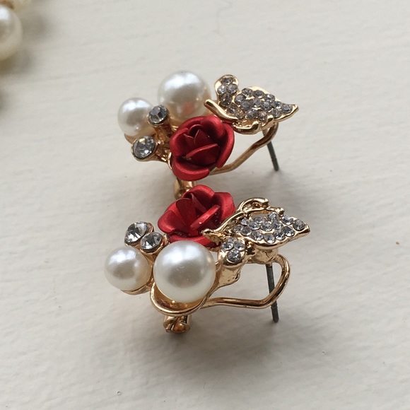 • Butterfly Rose Earrings • - Picture 3 of 4