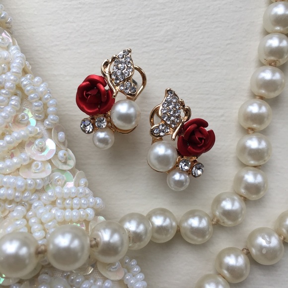 • Butterfly Rose Earrings • - Picture 2 of 4