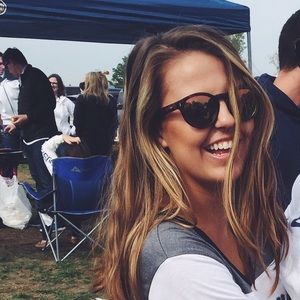 Meet your Posher, Lauren