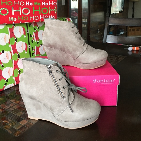 Shoe Dazzle Shoes - Size 8.5 NEW Shoedazzle Taupe Wedges