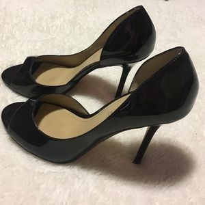 Peep toe party shoe