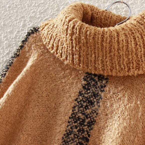 β¨Last One!β¨ Color Splicing Knit Poncho - Picture 2 of 4