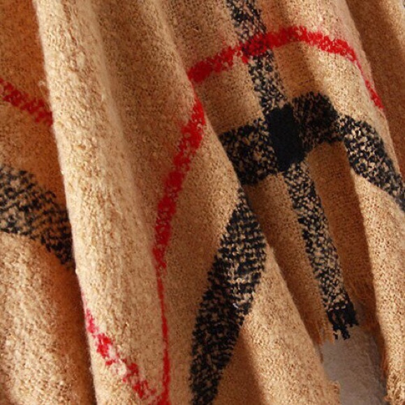 β¨Last One!β¨ Color Splicing Knit Poncho - Picture 3 of 4