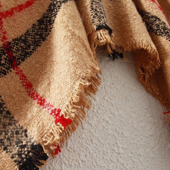 β¨Last One!β¨ Color Splicing Knit Poncho - Picture 4 of 4