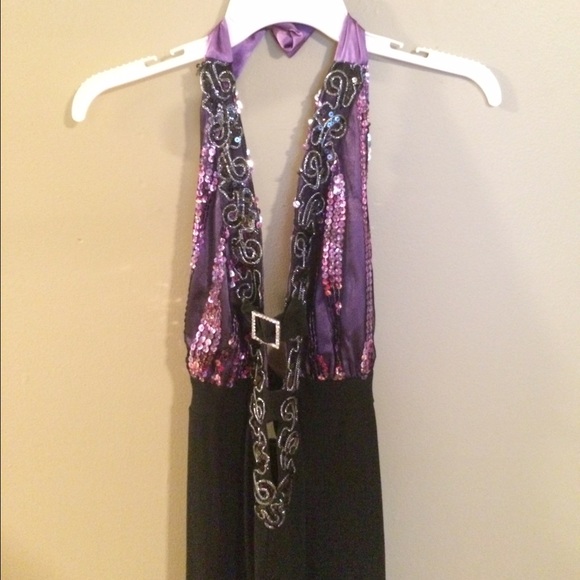 Halter dress - Picture 2 of 4