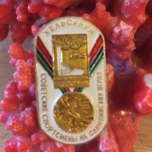 Collectable 1952 enamel Olympic pin