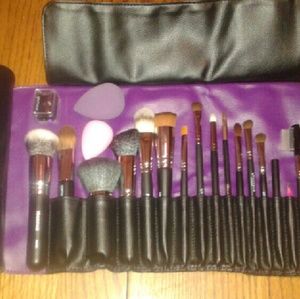 full set of Brand New Makeup Brushes & Accessories