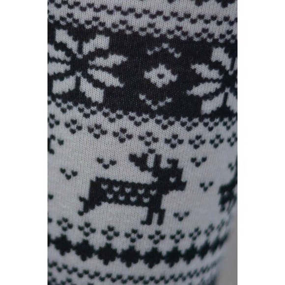 WINTER CLOSEOUT—Deer Pattern Leggings - Picture 3 of 4